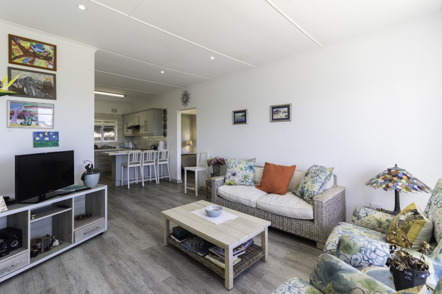 7 Bedroom Property for Sale in West Beach Eastern Cape